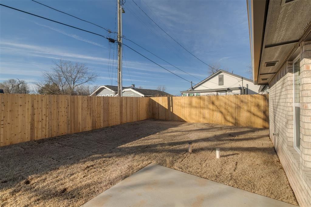 Image 34 of property listing at 1426 Monticello Court, Oklahoma City, OK 73111