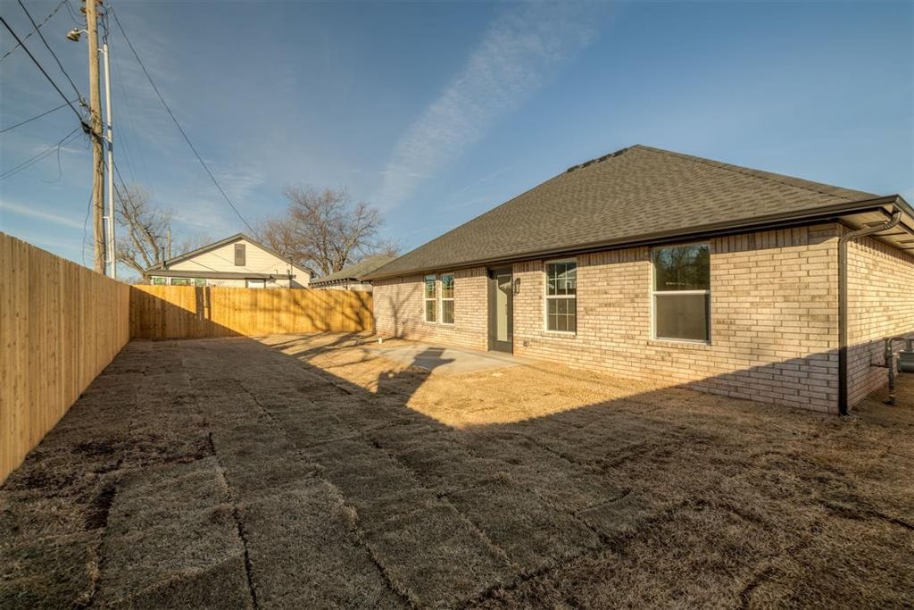 Image 35 of property listing at 1426 Monticello Court, Oklahoma City, OK 73111