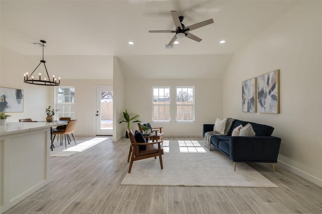 Image 5 of property listing at 1426 Monticello Court, Oklahoma City, OK 73111