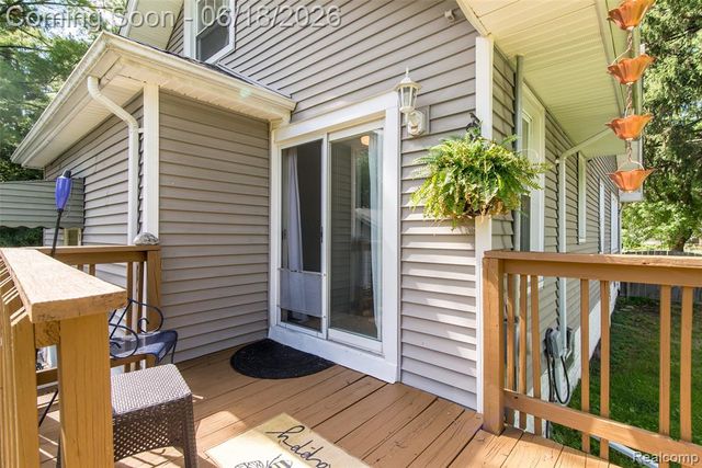 140 E Lawrence Avenue, Royal Oak, MI 48073