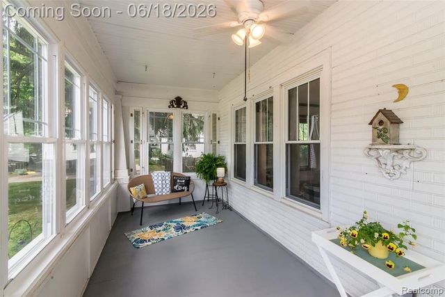 140 E Lawrence Avenue, Royal Oak, MI 48073