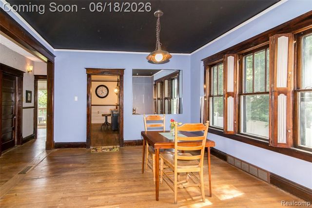 140 E Lawrence Avenue, Royal Oak, MI 48073
