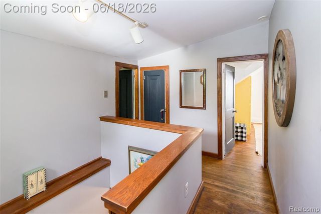 140 E Lawrence Avenue, Royal Oak, MI 48073