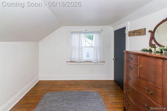 140 E Lawrence Avenue, Royal Oak, MI 48073