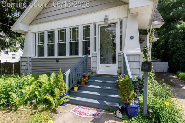 140 E Lawrence Avenue, Royal Oak, MI 48073