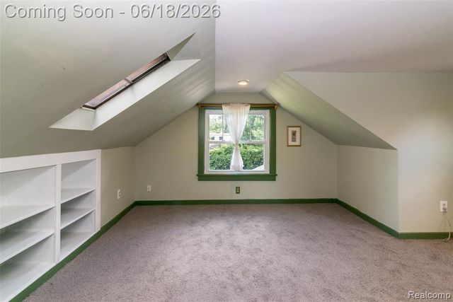140 E Lawrence Avenue, Royal Oak, MI 48073
