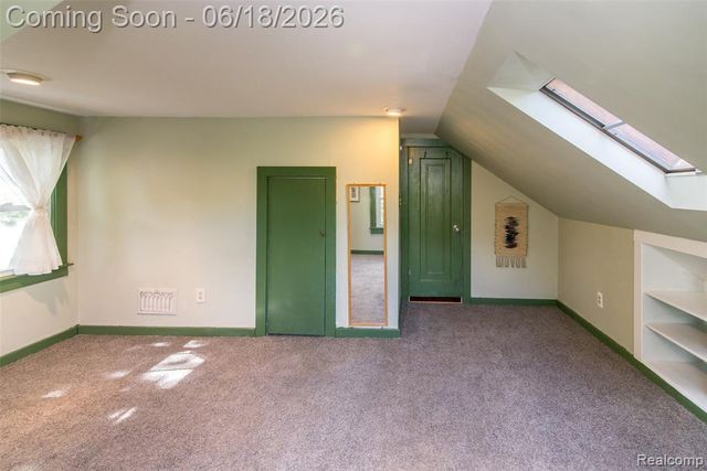 140 E Lawrence Avenue, Royal Oak, MI 48073