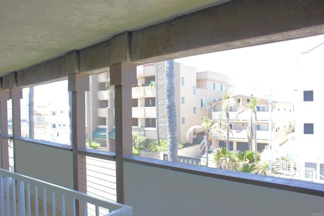 1365 Seacoast Dr E, Imperial Beach, CA 91932
