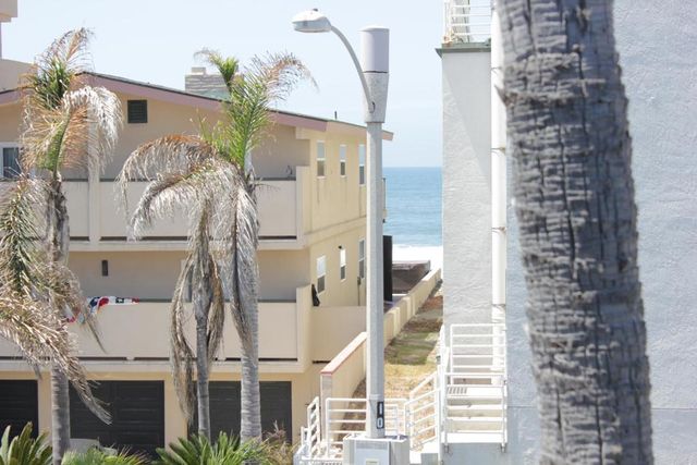 1365 Seacoast Dr E, Imperial Beach, CA 91932