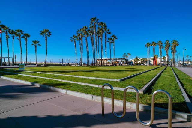 1365 Seacoast Dr E, Imperial Beach, CA 91932