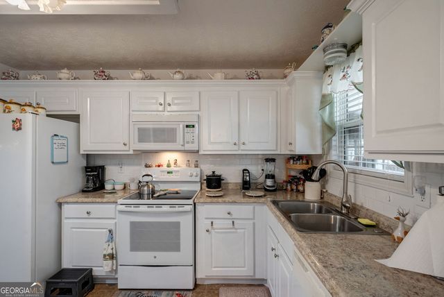 1415 Blanding Way, Winder, GA 30680