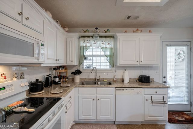 1415 Blanding Way, Winder, GA 30680