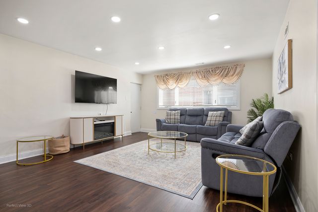 15236 Windsor Drive, Orland Park, IL 60462