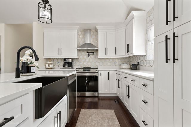 15236 Windsor Drive, Orland Park, IL 60462