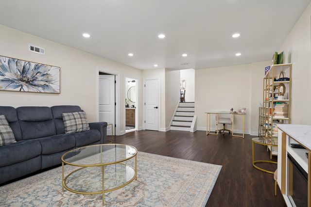 15236 Windsor Drive, Orland Park, IL 60462