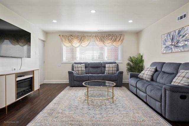 15236 Windsor Drive, Orland Park, IL 60462