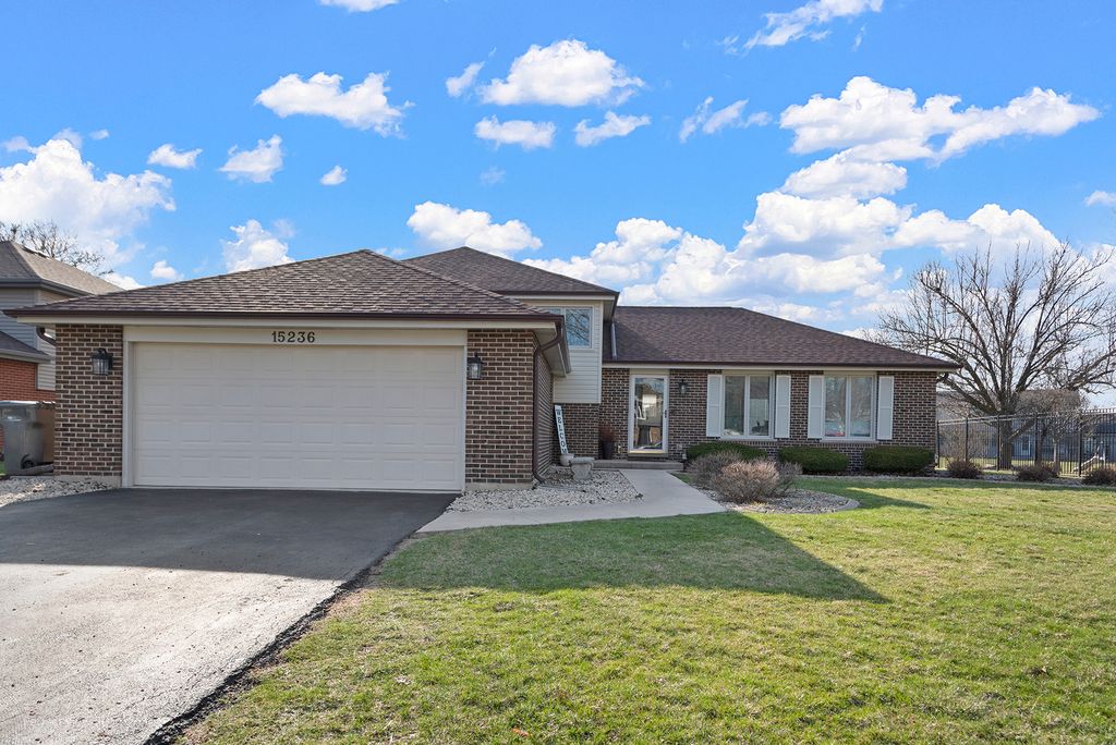 15236 Windsor Drive, Orland Park, IL 60462