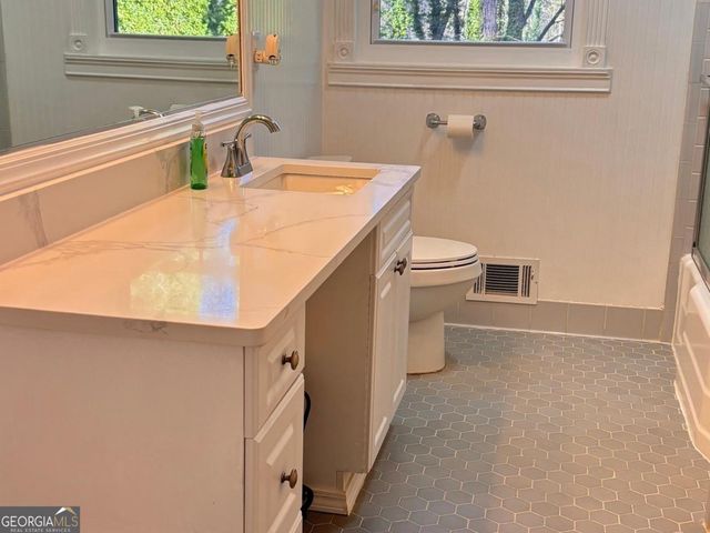 2649 Headland Drive, East Point, GA 30344