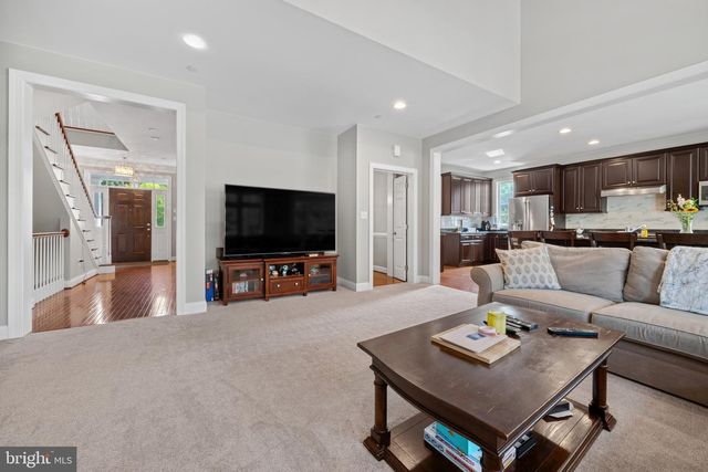 109 BRAEBANK LN, Bryn Mawr, PA 19010
