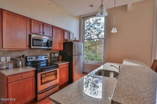 256 Broadway 302, Troy, NY 12180