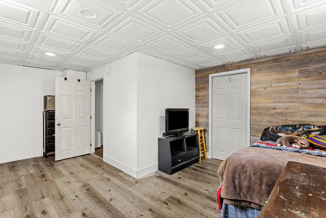 342 Lyndeborough Road, New Boston, NH 03070