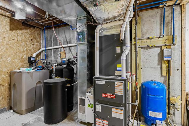 342 Lyndeborough Road, New Boston, NH 03070