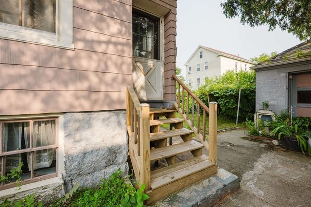 194 Coffin Ave, New Bedford, MA 02746