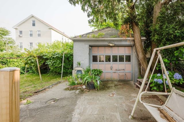 194 Coffin Ave, New Bedford, MA 02746
