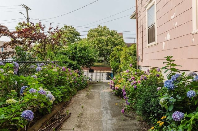 194 Coffin Ave, New Bedford, MA 02746