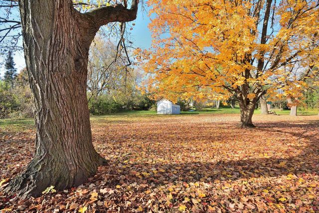 2365 N Calhoun ROAD, Brookfield, WI 53005