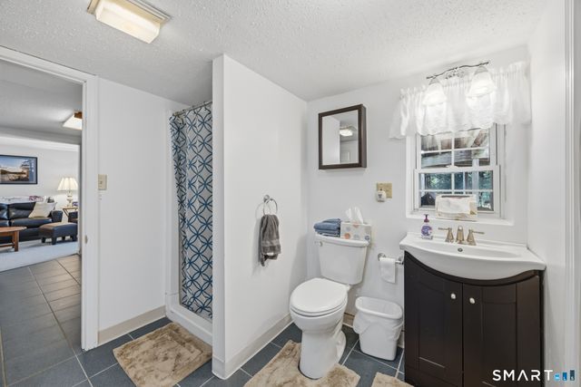 82 Nicole Drive, Naugatuck, CT 06770