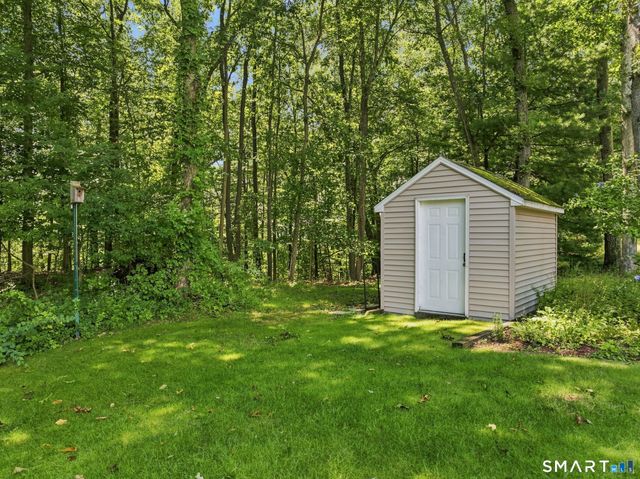 82 Nicole Drive, Naugatuck, CT 06770