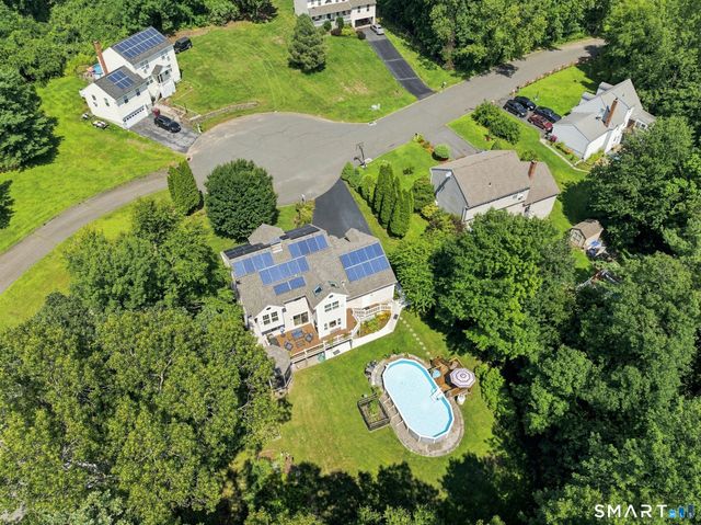 82 Nicole Drive, Naugatuck, CT 06770