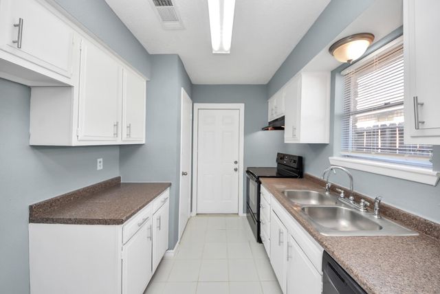 16607 Barcelona Drive, Friendswood, TX 77546