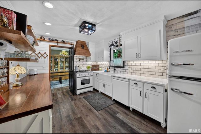 52190 Conestoga Court, Granger, IN 46530