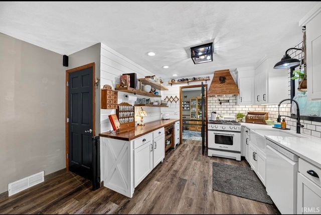 52190 Conestoga Court, Granger, IN 46530