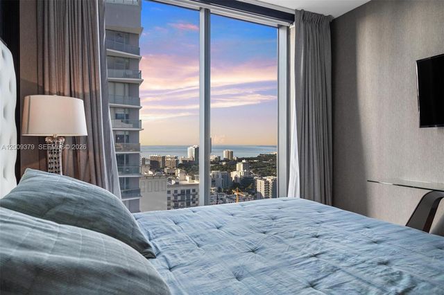 88 SW 7th St 3801, Miami, FL 33130