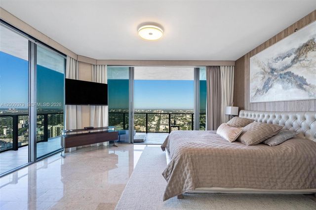 88 SW 7th St 3801, Miami, FL 33130