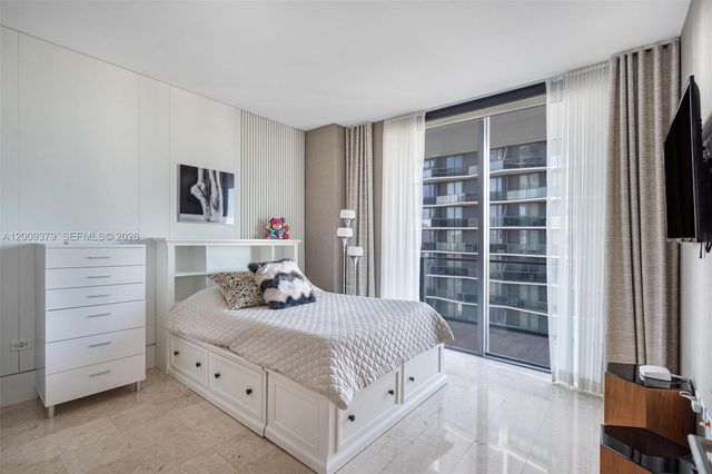 88 SW 7th St 3801, Miami, FL 33130