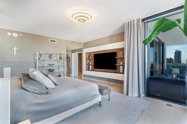 88 SW 7th St 3801, Miami, FL 33130