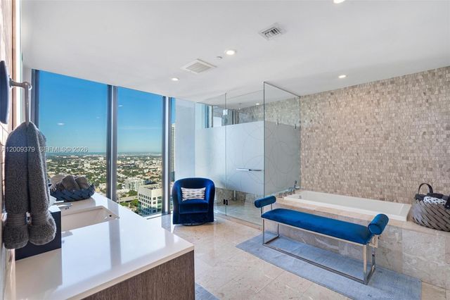 88 SW 7th St 3801, Miami, FL 33130