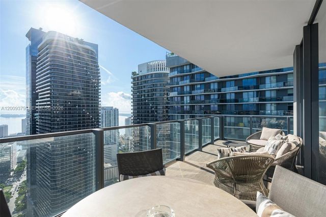 88 SW 7th St 3801, Miami, FL 33130