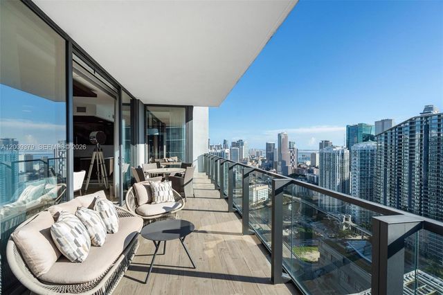 88 SW 7th St 3801, Miami, FL 33130