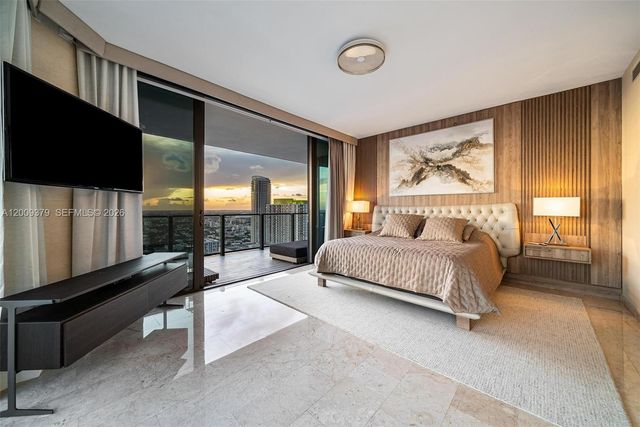 88 SW 7th St 3801, Miami, FL 33130