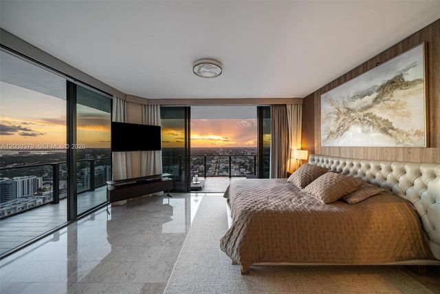 88 SW 7th St 3801, Miami, FL 33130