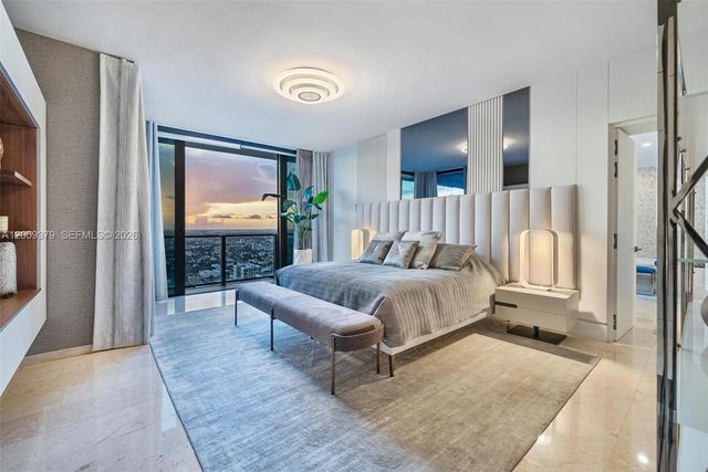 88 SW 7th St 3801, Miami, FL 33130