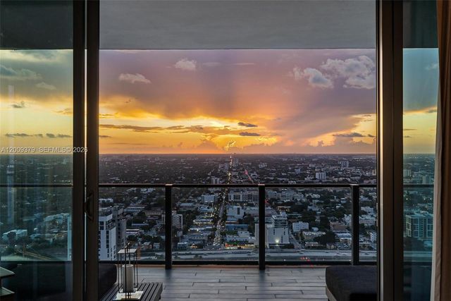 88 SW 7th St 3801, Miami, FL 33130