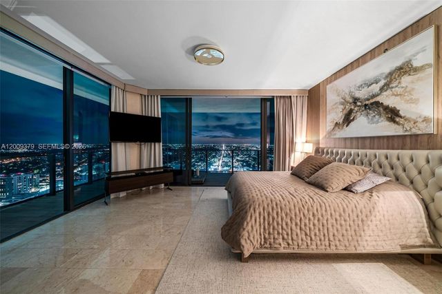 88 SW 7th St 3801, Miami, FL 33130