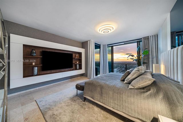 88 SW 7th St 3801, Miami, FL 33130