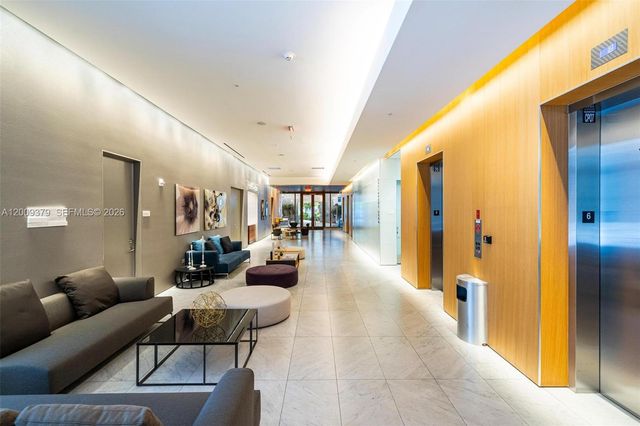 88 SW 7th St 3801, Miami, FL 33130